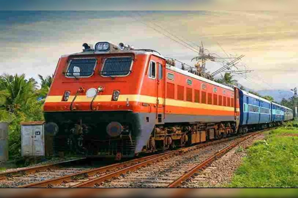 रेल्वे जेवण दर्जावर ६६४५ तक्रारी! राज्यसभेत रेल्वेमंत्र्यांची धक्कादायक कबुली 